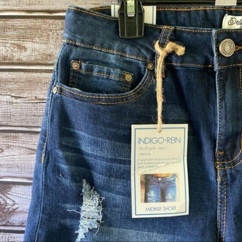 NWT Indigo Rein Mid-Rise Jean Shorts Size 11 - Picture 3 of 8